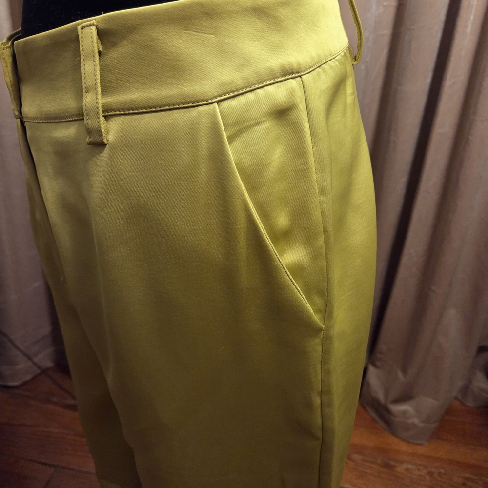 Q2 Women's Straight Leg Pants in Yellow